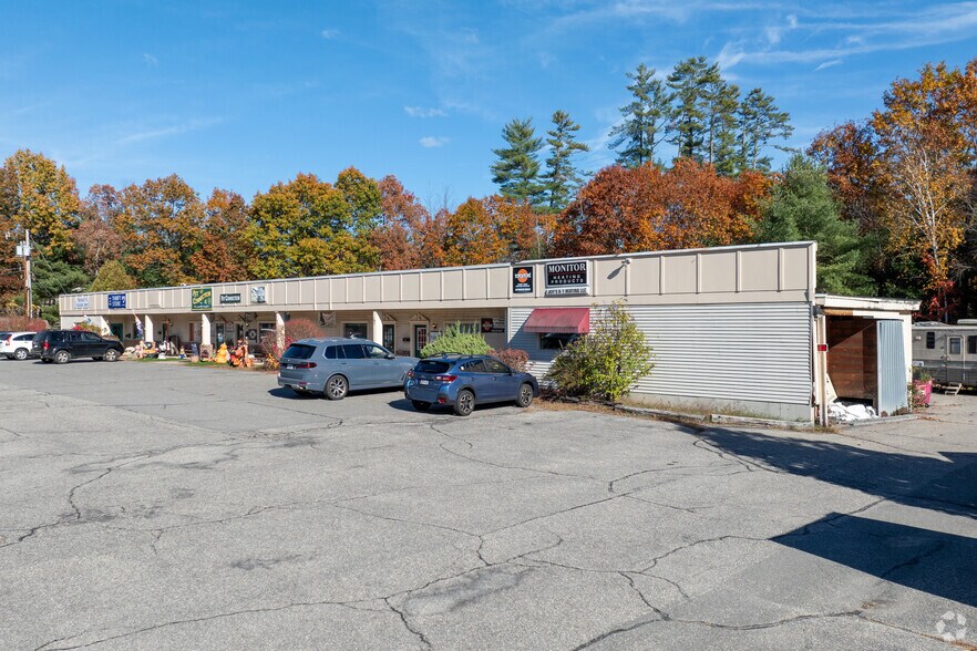 585 Calef Hwy, Barrington, NH à louer - Photo de l’immeuble – Image 2 sur 5