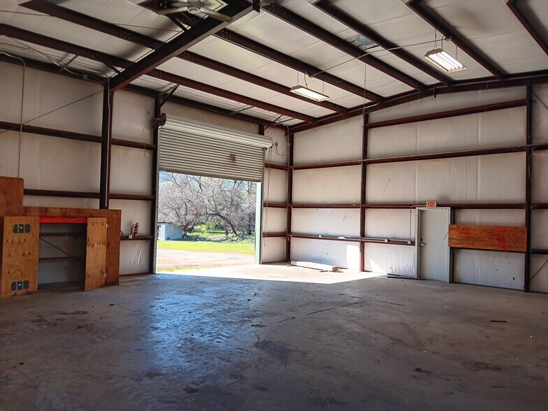 5001 Neilson Rd, Mokelumne Hill, CA à louer - Photo de l’immeuble – Image 3 sur 7