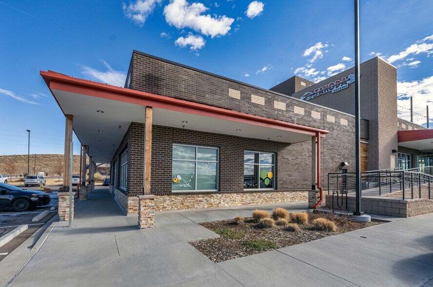 12365 Pine Bluffs Way, Parker, CO à louer - Photo de l’immeuble – Image 2 sur 6