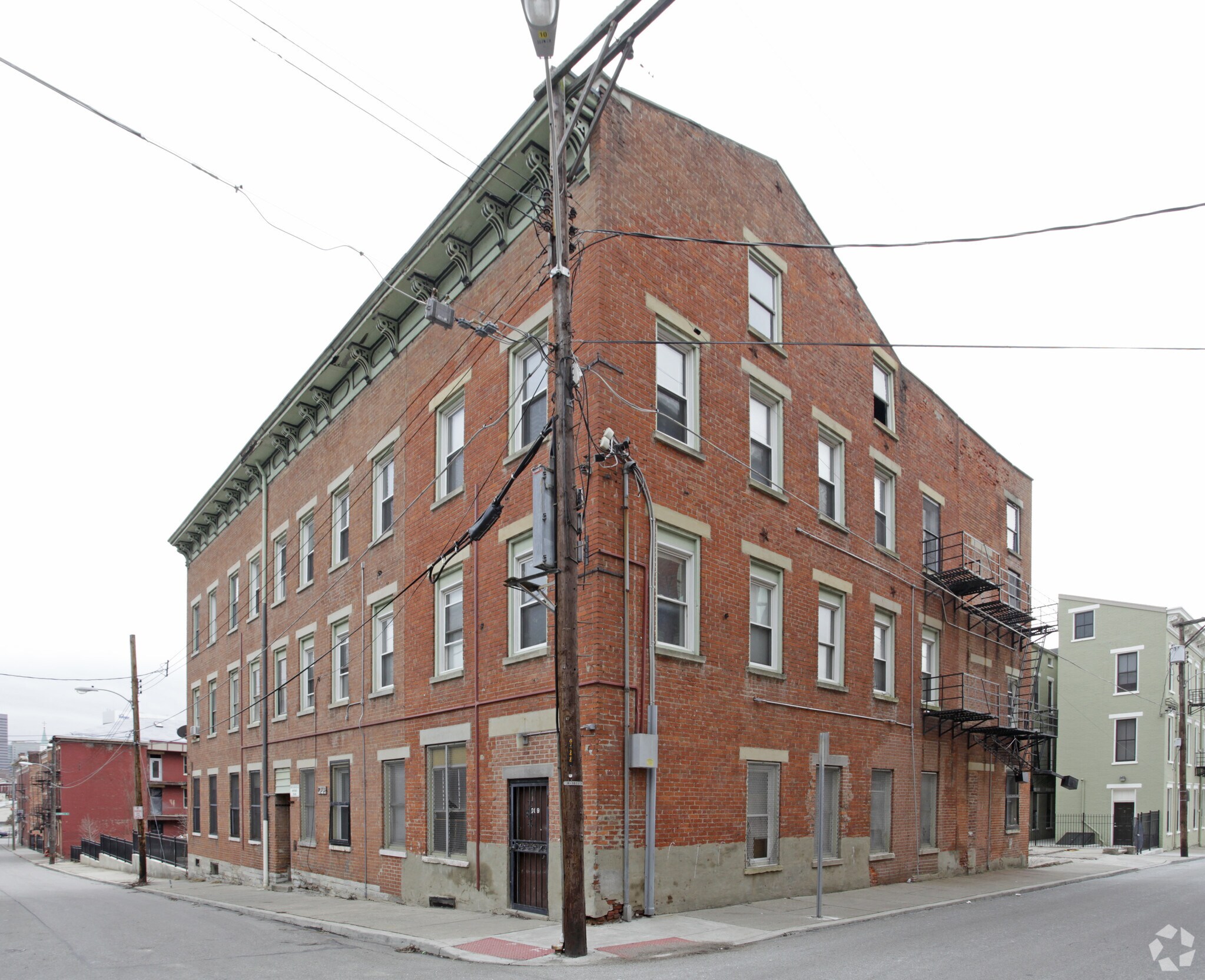 1631-1637 Hughes St, Cincinnati, OH à vendre Photo principale– Image 1 sur 4