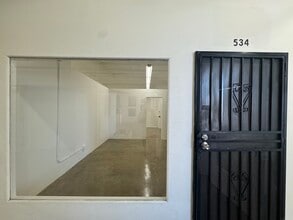 1206 S Maple Ave, Los Angeles, CA à louer Photo intérieure– Image 2 sur 6