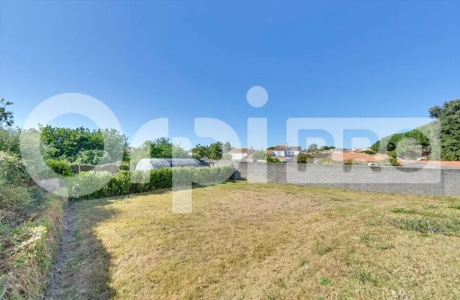 Local d'activités dans La Flotte à vendre - Photo de l’immeuble – Image 3 sur 18