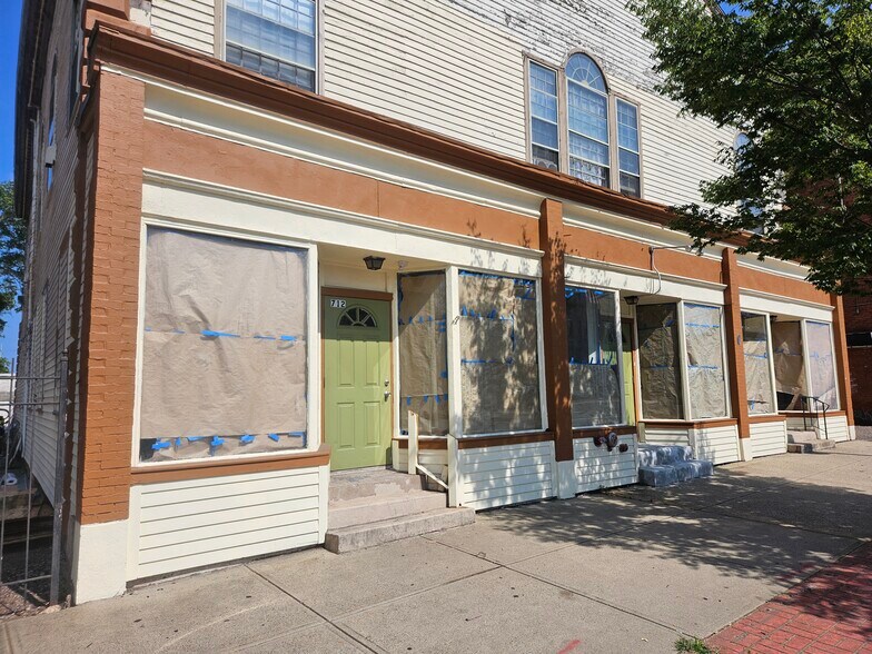 710-712 Main St, Middletown, CT à louer - Photo de l’immeuble – Image 1 sur 6
