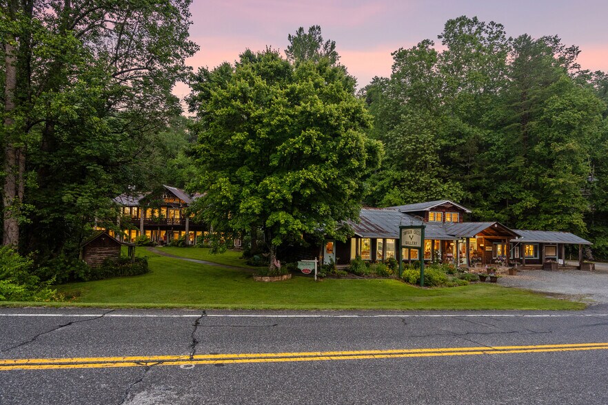 7142 Highway 76 W, Clayton, GA à vendre - Photo de l’immeuble – Image 2 sur 66
