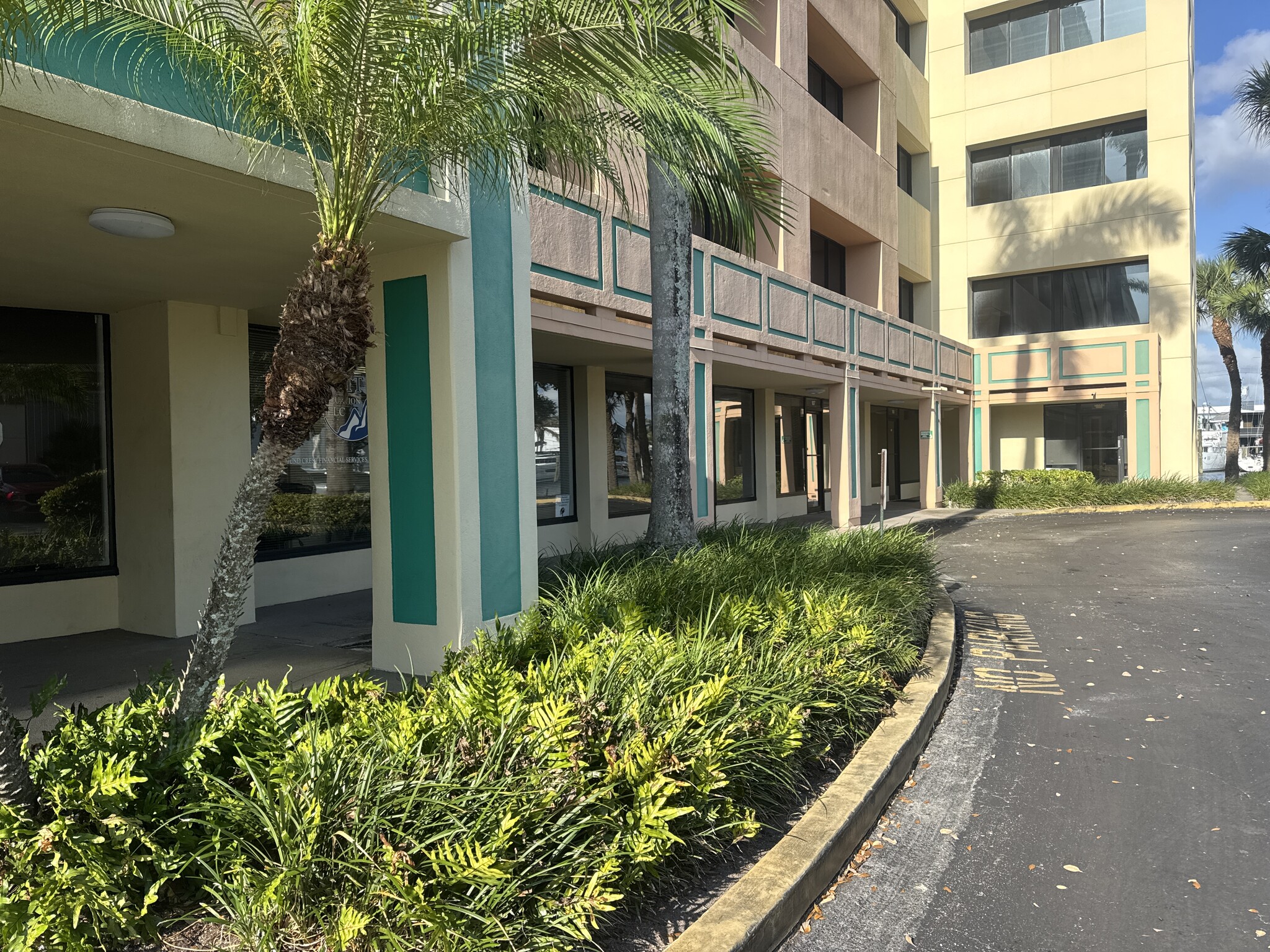 915 Middle River Dr, Fort Lauderdale, FL à louer Photo intérieure– Image 1 sur 7