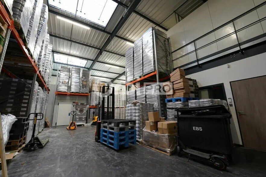 Bureau dans Décines-Charpieu à louer - Photo intérieure – Image 2 sur 11