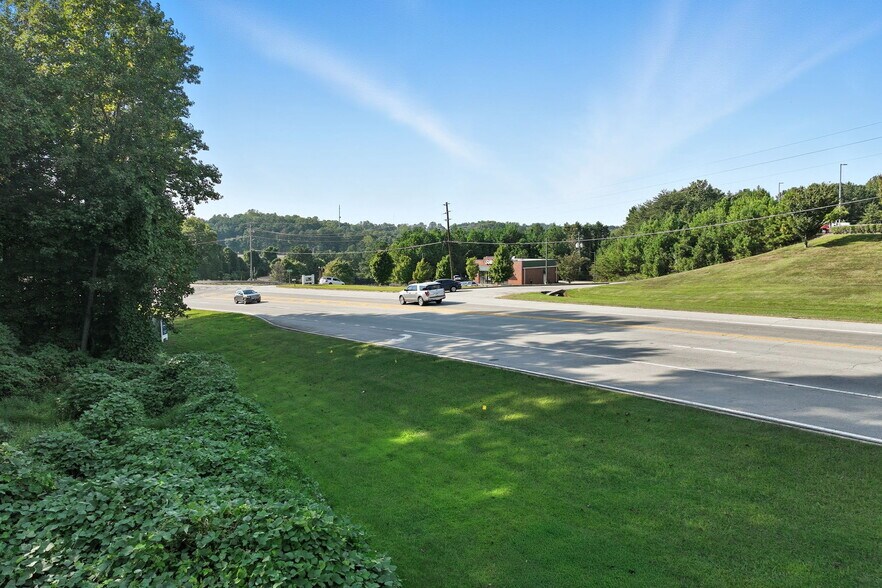 2232 Jesse Jewell Pky, Gainesville, GA à vendre - Aérien – Image 3 sur 13