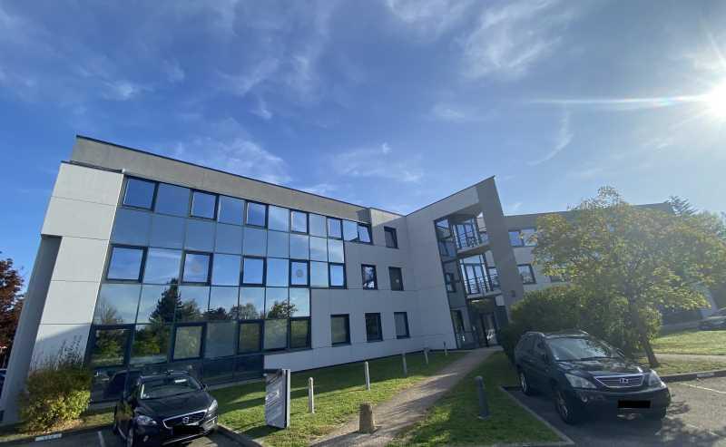 Bureau dans Écully à louer - Photo de l’immeuble – Image 2 sur 19