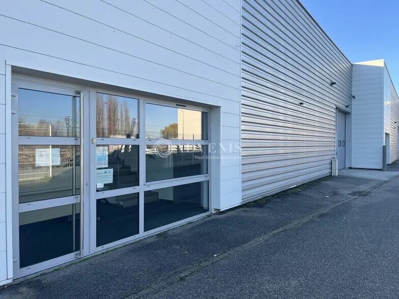 Local d’activités dans Mundolsheim à louer - Photo de l’immeuble – Image 2 sur 11