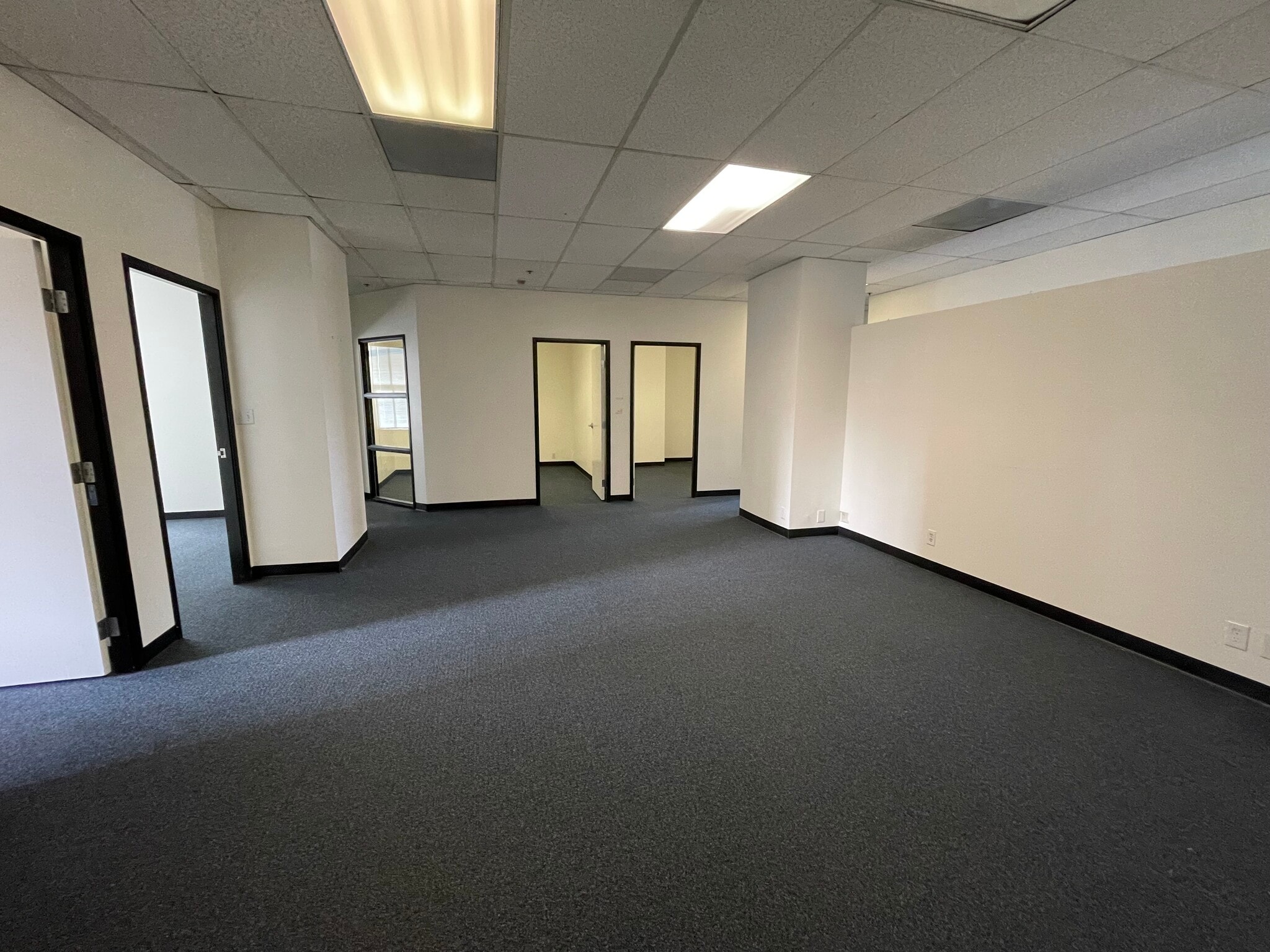 233 A St, San Diego, CA à vendre Photo intérieure– Image 1 sur 3