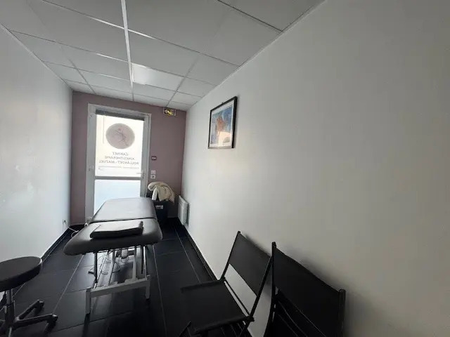 Bureau dans Unieux à vendre - Photo de l’immeuble – Image 2 sur 7