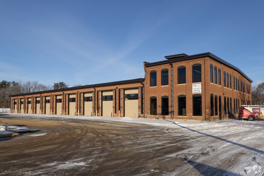 207 Monroe St N, Hudson, WI à vendre - Photo de l’immeuble – Image 2 sur 14