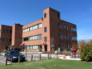 44 Shelter Rock Rd, Danbury, CT à louer Photo intérieure– Image 2 sur 20