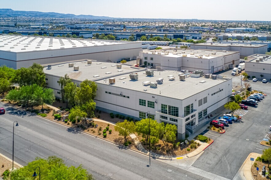 7511 Eastgate Rd, Henderson, NV à vendre - Aérien – Image 2 sur 22