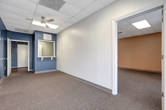 7206 Massachusetts Ave, New Port Richey, FL à louer Photo de l’immeuble– Image 1 sur 15