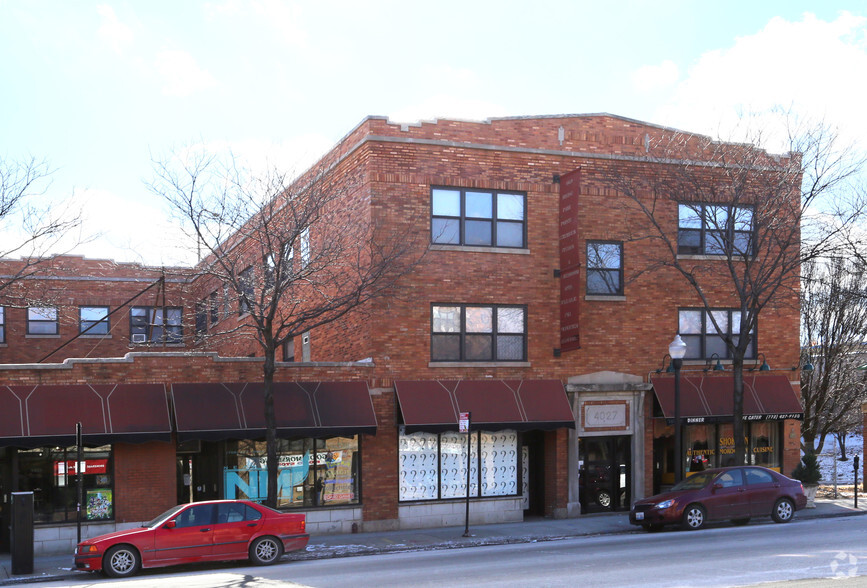 4019-4027 W Irving Park Rd, Chicago, IL à louer - Photo de l’immeuble – Image 3 sur 5