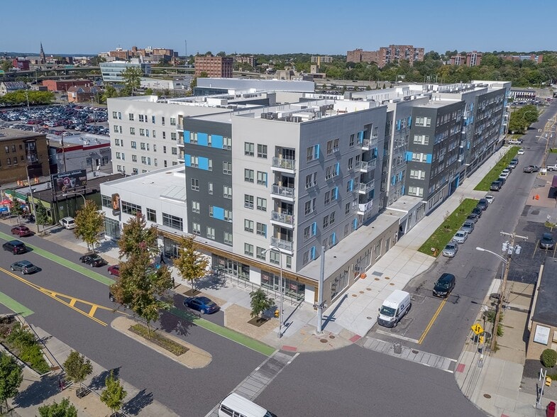 998 Fayette st, Syracuse, NY à louer - Photo principale – Image 1 sur 2