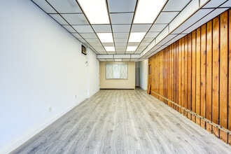 6110 Flushing Ave, Maspeth, NY à louer Photo intérieure– Image 1 sur 9
