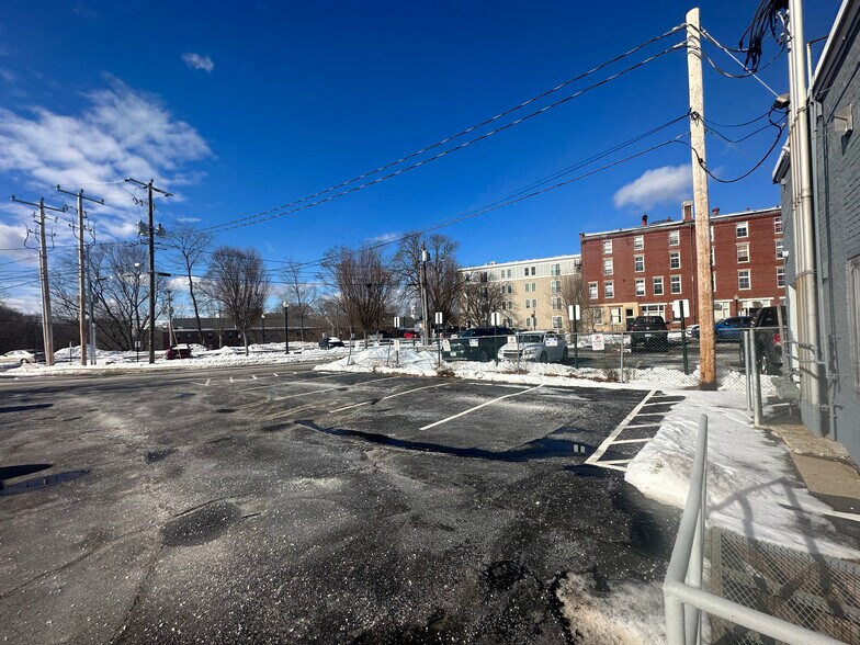 21 Main St, Rochester, NH à louer - Photo de l’immeuble – Image 3 sur 37