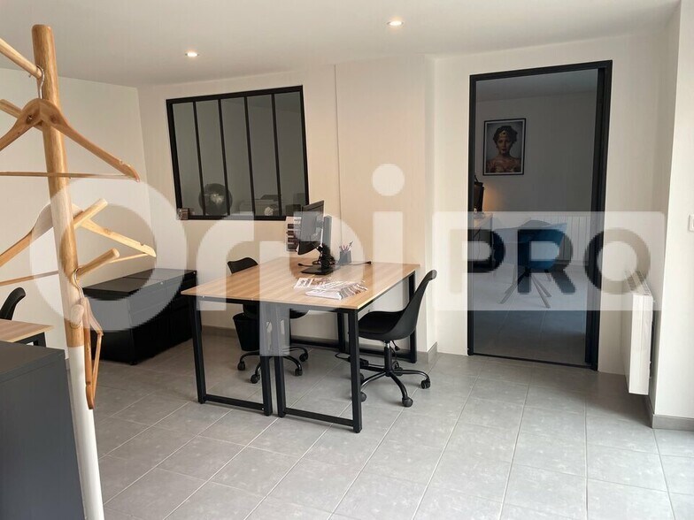 Bureau dans Villefranche-sur-Saône à louer - Photo intérieure – Image 2 sur 7