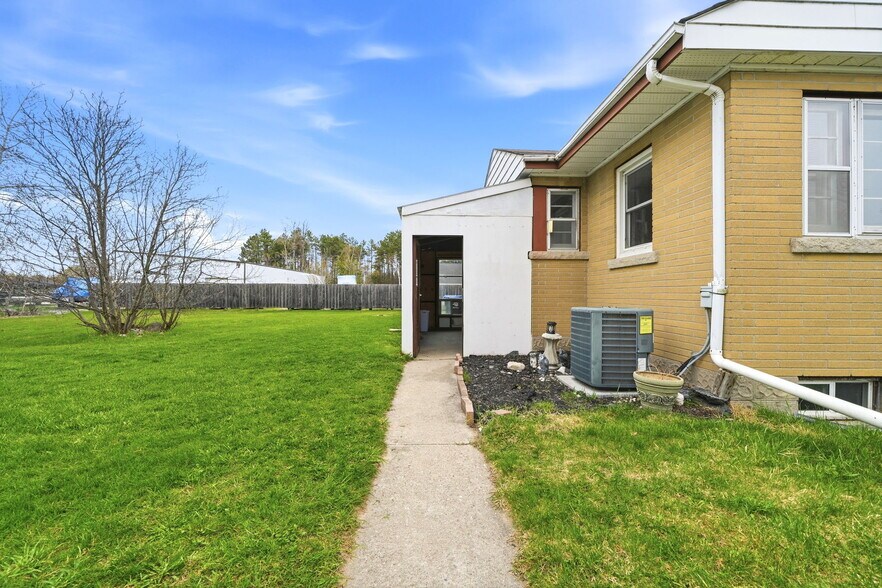 4142 Stewarts Ln, Severn, ON à vendre - Photo de l’immeuble – Image 2 sur 18