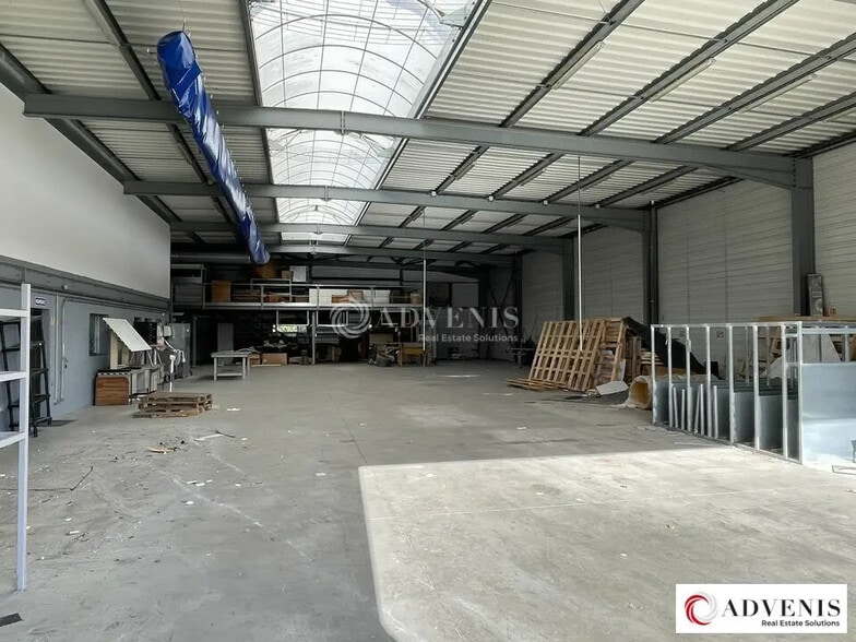 Local d’activités dans Saint-Médard-en-Jalles à louer - Photo intérieure – Image 3 sur 6