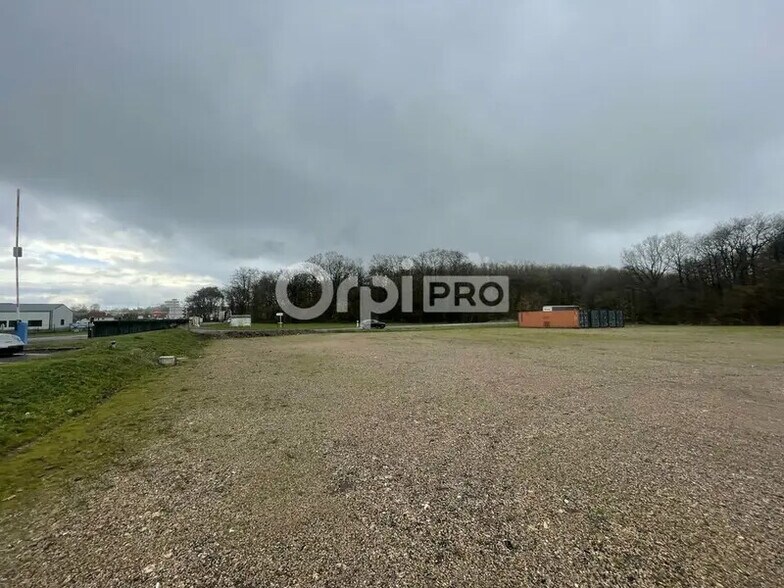 Rue De La Forêt Ronde, Torcy à vendre - Photo de l’immeuble – Image 1 sur 7