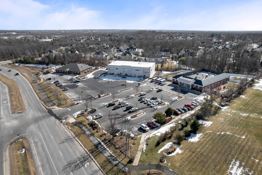 43569 Tall Cedars Pkwy, Chantilly, VA à vendre - Aérien – Image 2 sur 12