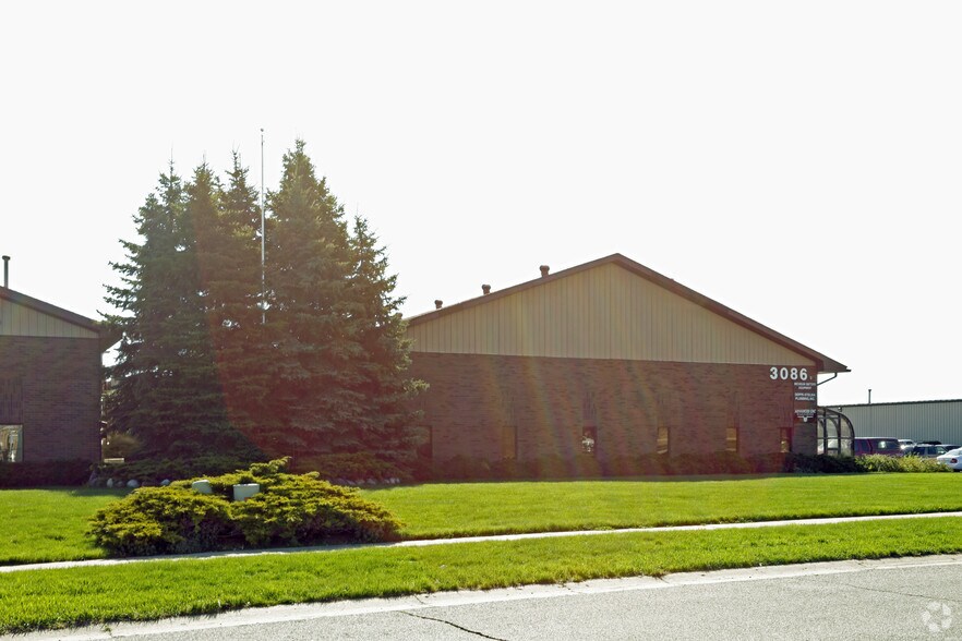 3086 Dixie Ave SW, Grandville, MI à louer - Photo de l’immeuble – Image 3 sur 4
