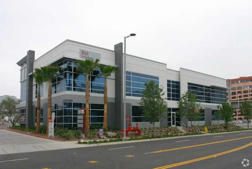 861-881 Parkview Dr N, El Segundo, CA à vendre - Photo de l’immeuble – Image 3 sur 16