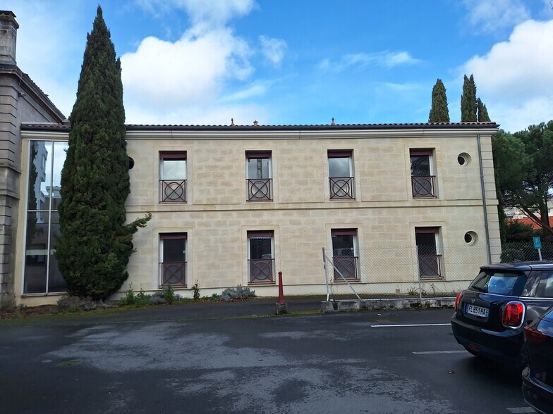 Bureau dans Bordeaux à vendre - Photo de l’immeuble – Image 1 sur 15