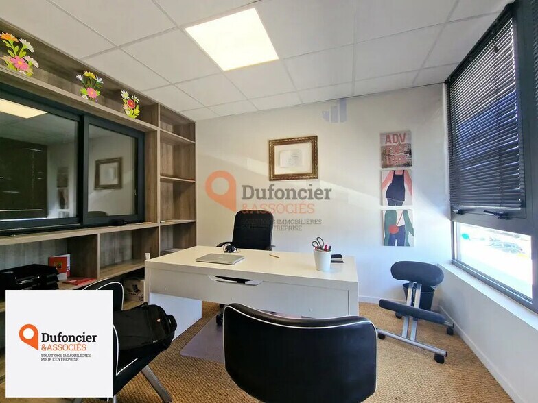 Bureau dans Poitiers à louer - Photo de l’immeuble – Image 3 sur 8