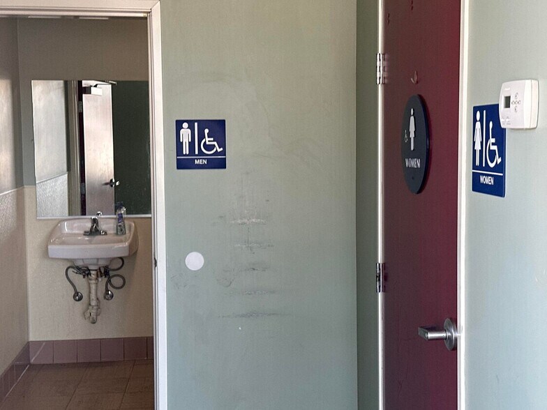 2383-2389 Fletcher Pky, El Cajon, CA à louer - Photo de l’immeuble – Image 2 sur 14