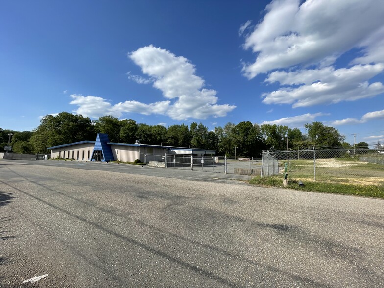 11740 Vernon Rd, Waldorf, MD à louer - Photo de l’immeuble – Image 3 sur 15
