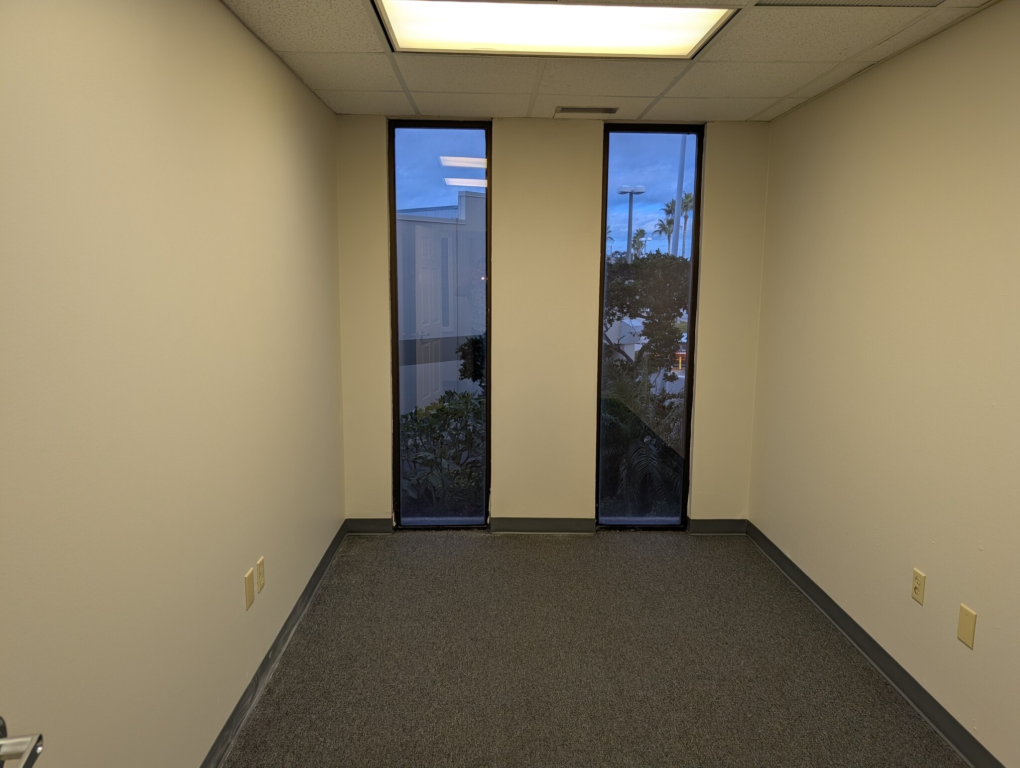 801 W Bay Dr, Largo, FL à louer Photo intérieure– Image 1 sur 14