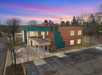 Plus de détails pour 40000 Eight Mile Rd, Northville, MI - Bureau à vendre