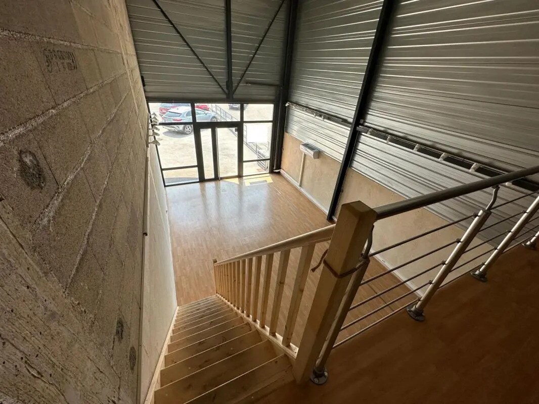 Local commercial dans Roquebrune-sur-Argens à louer Photo intérieure– Image 1 sur 5