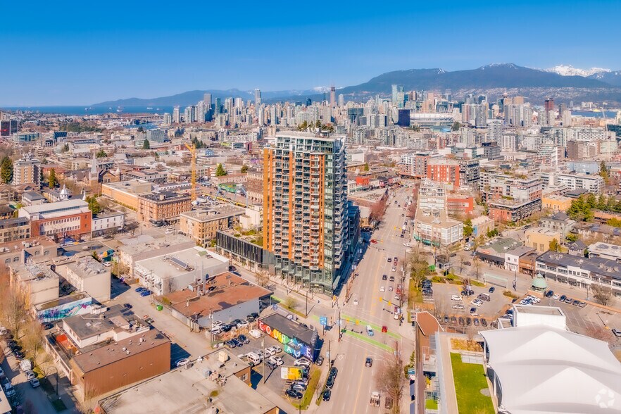285 E Broadway, Vancouver, BC à louer - Aérien – Image 3 sur 5