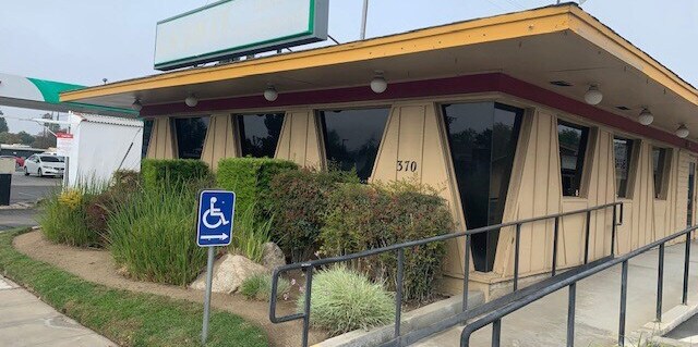 5030-5048 N Maroa Ave, Fresno, CA à louer - Photo de l’immeuble – Image 2 sur 4