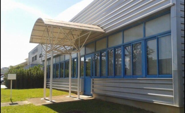 Plus de détails pour Local d'activités à louer