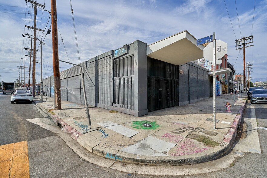 1977 S Los Angeles St, Los Angeles, CA à vendre - Photo de l’immeuble – Image 2 sur 26