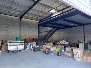 Av. de Varsovie, Signes à louer Photo intérieure– Image 2 sur 3