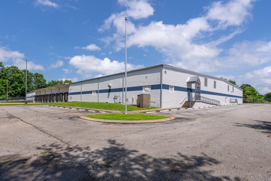230 Ellery Ct, Nashville, TN à louer - Photo de l’immeuble – Image 3 sur 25