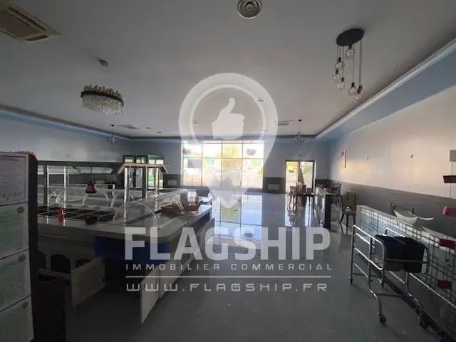 Local commercial dans L'ISLE-ADAM à louer - Photo intérieure – Image 1 sur 9
