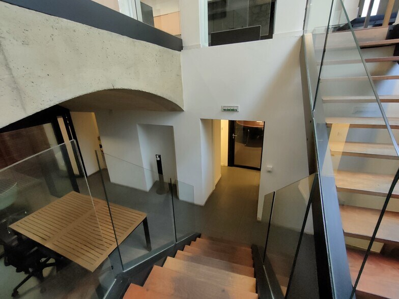 Bureau dans Bordeaux à louer - Photo de l’immeuble – Image 2 sur 7