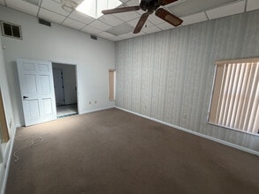 4023 Sawyer Rd, Sarasota, FL à louer Photo intérieure– Image 2 sur 8