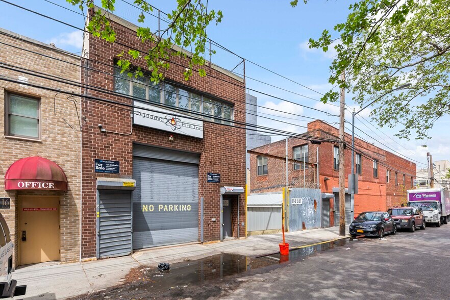 37-14 13th St, Long Island City, NY à louer - Photo de l’immeuble – Image 3 sur 6