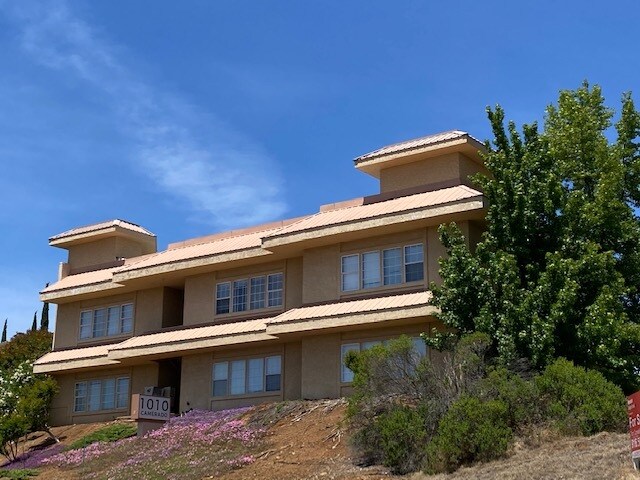 1010 Camerado Dr, Cameron Park, CA à vendre - Photo de l’immeuble – Image 2 sur 9