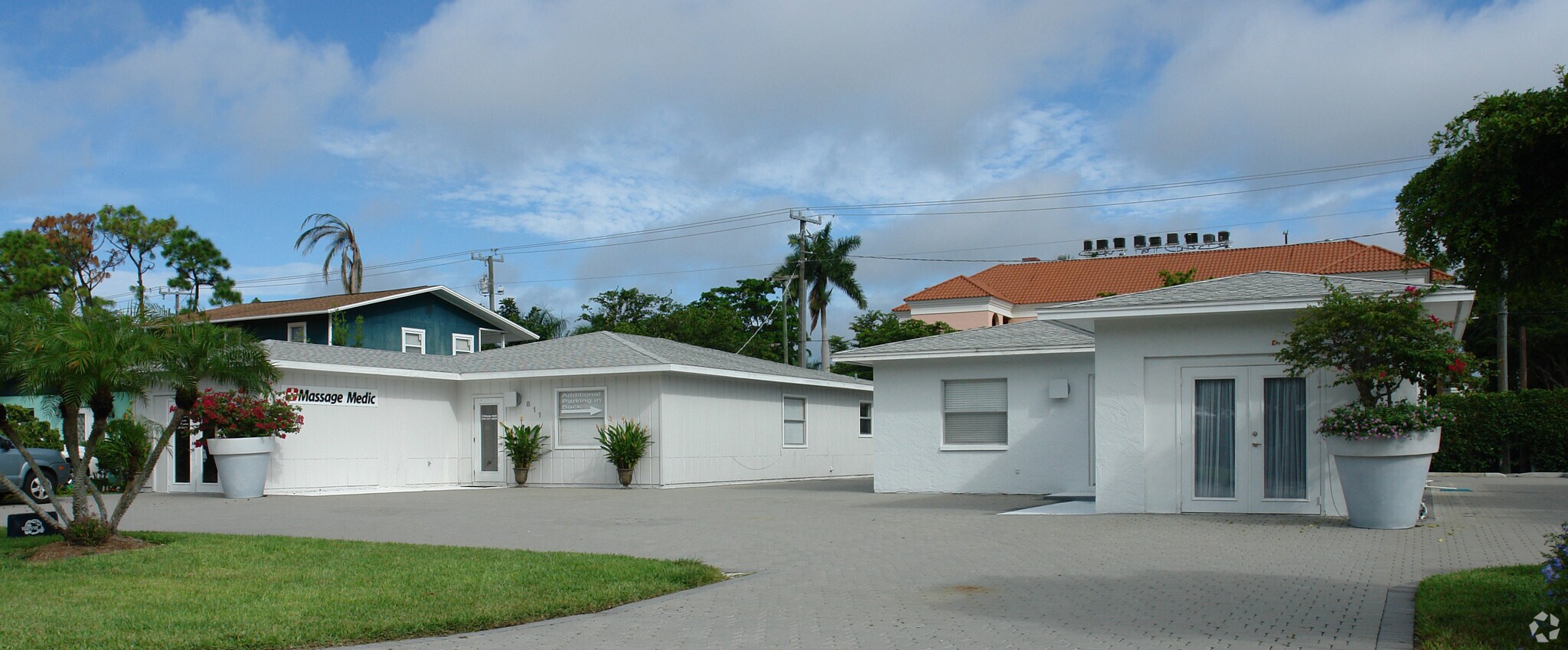 819 Myrtle Ter, Naples, FL à louer Photo principale– Image 1 sur 12