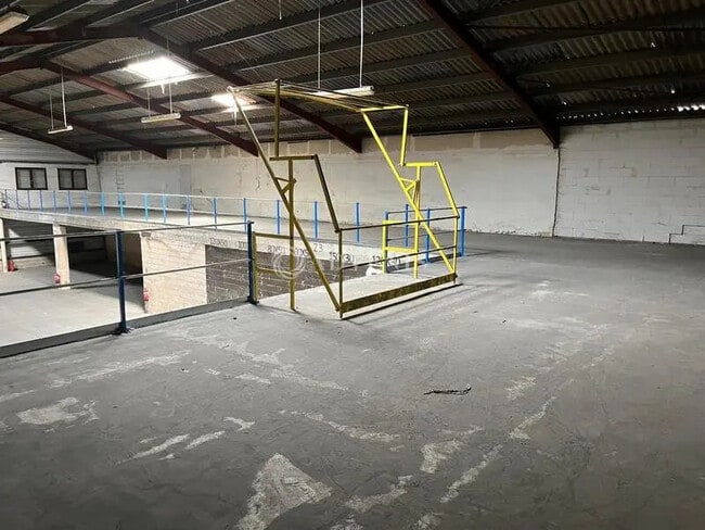 Plus de détails pour Local commercial à louer